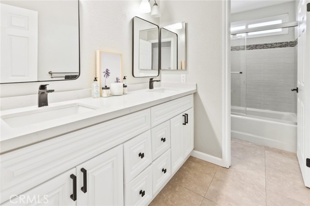 23382 Via Chiripa, Mission Viejo CA: https://media.crmls.org/medias/b2808f9e-26a8-4d83-9e88-8fa664a529ec.jpg