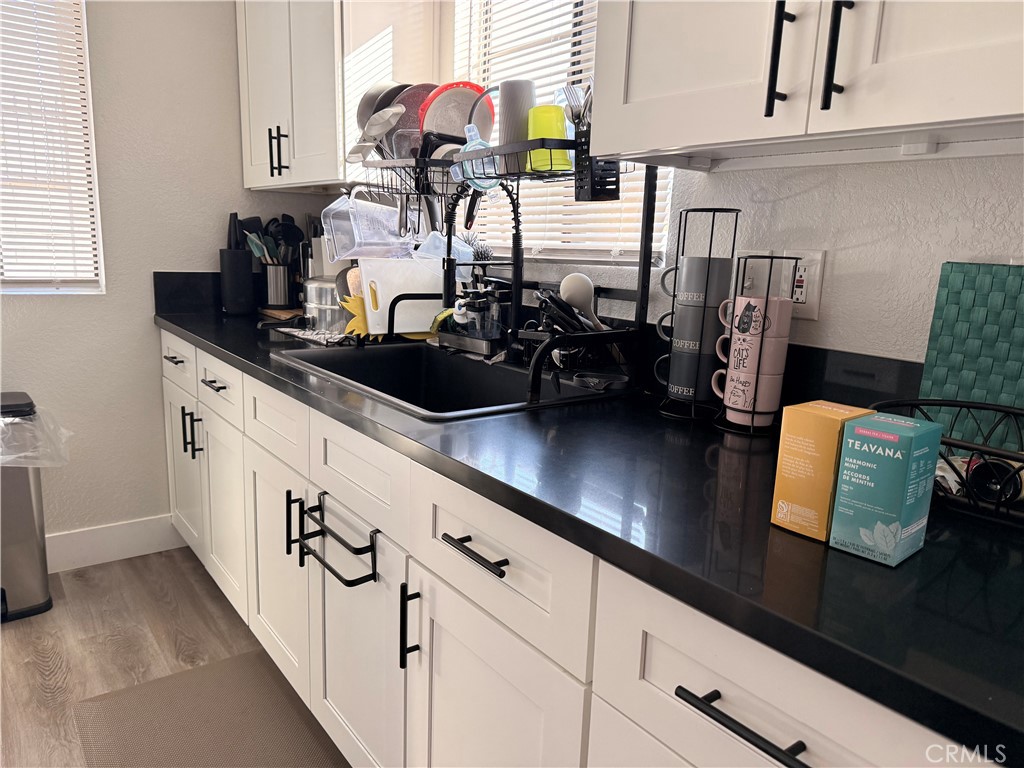 https://media.crmls.org/medias/b280a8a8-aa32-41be-a02d-247700976bcd.jpg?preset=X-Large