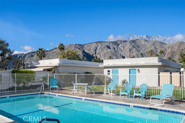 Detail Gallery Image 4 of 33 For 800 E Cottonwood Rd #4,  Palm Springs,  CA 92262 - 2 Beds | 2 Baths