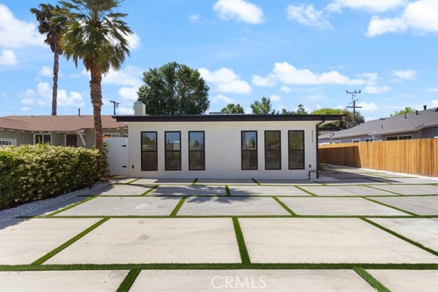 22452 Dolorosa Street, Woodland Hills CA: https://media.crmls.org/medias/b2813ba2-007d-4d78-9090-5fef2f3086f1.jpg