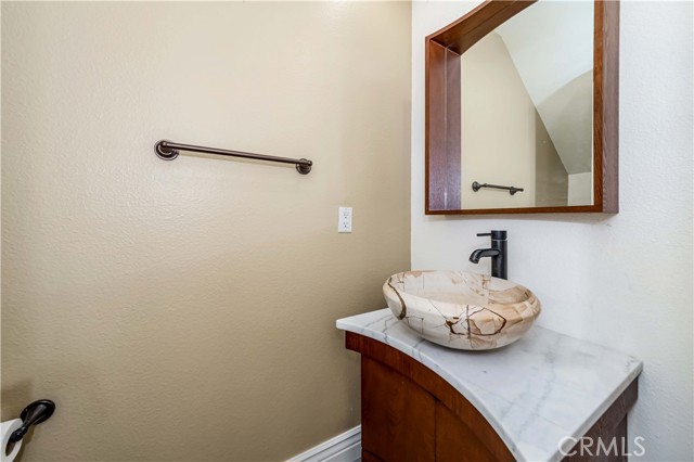 Detail Gallery Image 10 of 32 For 6040 E Ladera Ln, Anaheim Hills,  CA 92807 - 2 Beds | 2/1 Baths