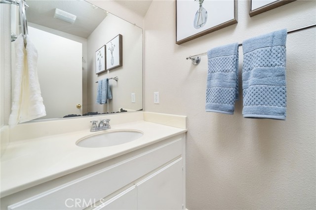 Detail Gallery Image 17 of 43 For 945 Ferndale, Corona,  CA 92881 - 3 Beds | 2/1 Baths