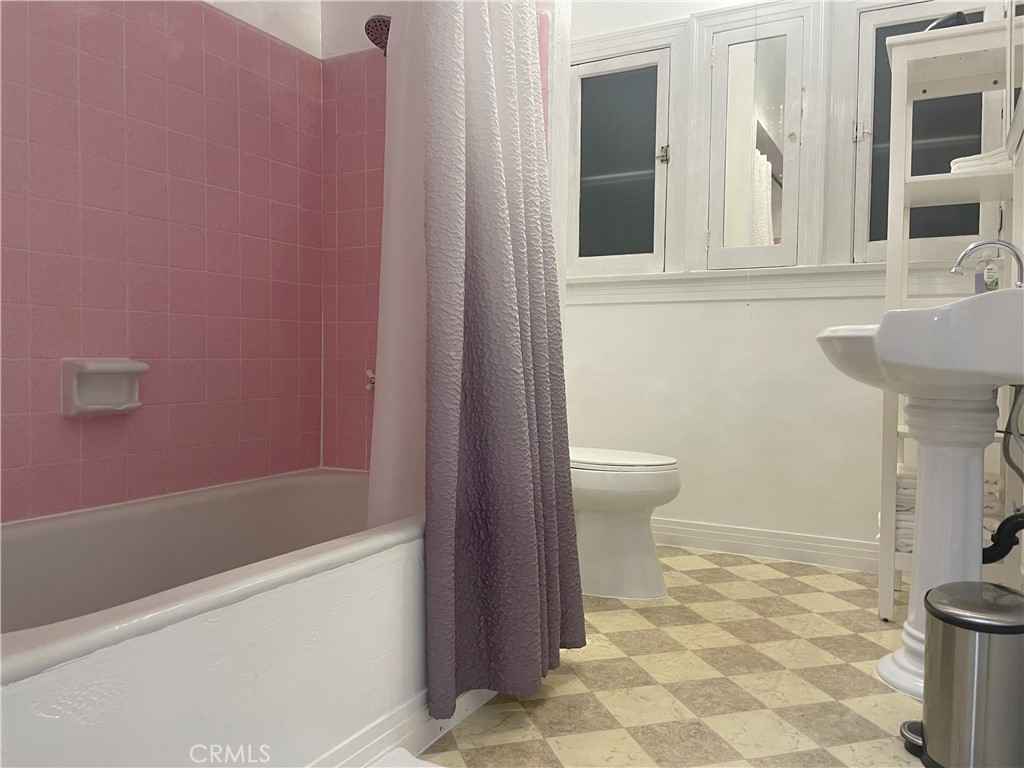 428 Ditmar Street - photo 11