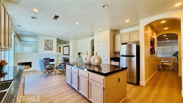 11958 Sunstone Court, Eastvale CA: https://media.crmls.org/medias/b282926a-ebd2-4b68-b960-2d5e9ab712e3.jpg