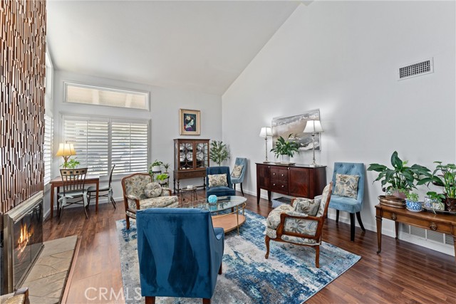 6316 E Woodsboro Avenue, Anaheim Hills CA: https://media.crmls.org/medias/b282928b-73d5-4f3e-81b9-c6fda69c2b27.jpg