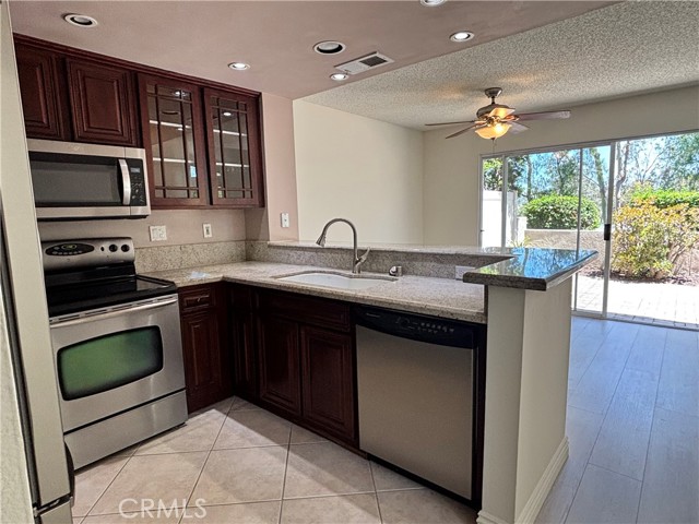 81 Stanford Court, Irvine CA: https://media.crmls.org/medias/b282a6ca-c944-491a-a246-817ff1e9ab38.jpg