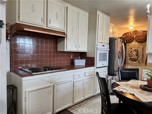 2064 E Campus Way, Hemet CA: https://media.crmls.org/medias/b283001e-0f95-4f9a-93a7-f8661f08d40e.jpg
