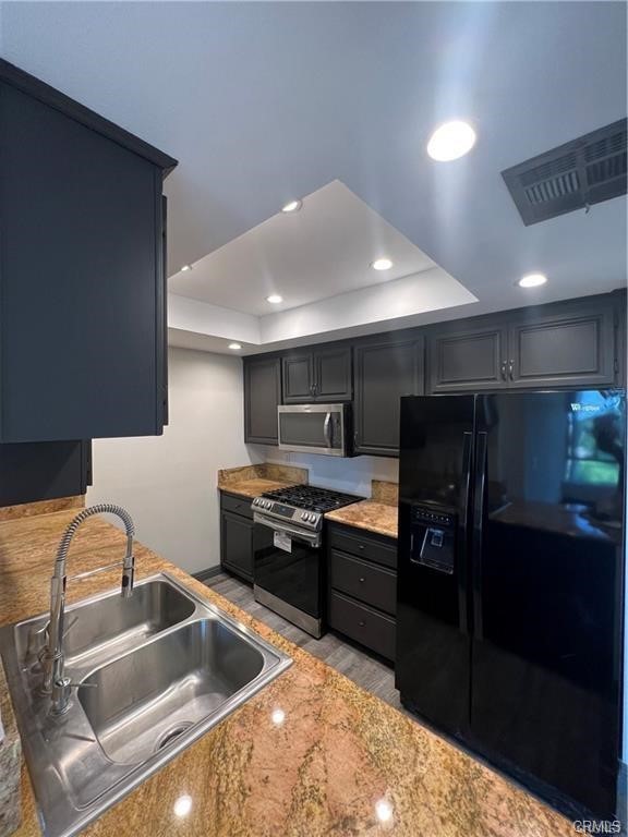Detail Gallery Image 2 of 17 For 13920 Moorpark St #204,  Sherman Oaks,  CA 91423 - 3 Beds | 2 Baths
