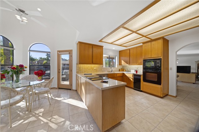 Detail Gallery Image 16 of 75 For 30181 Swan Point, Canyon Lake,  CA 92587 - 4 Beds | 3/1 Baths