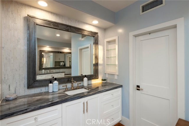 Detail Gallery Image 19 of 32 For 19531 Peninsula, Huntington Beach,  CA 92648 - 4 Beds | 3/1 Baths