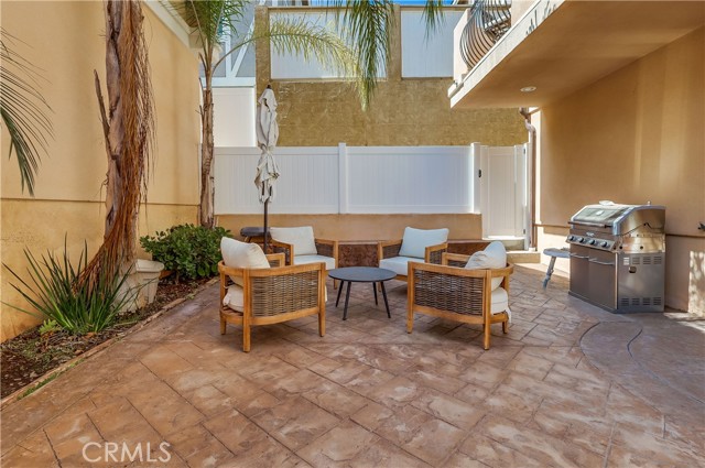 Detail Gallery Image 51 of 53 For 1902 Marshallfield Ln a,  Redondo Beach,  CA 90278 - 4 Beds | 3/1 Baths