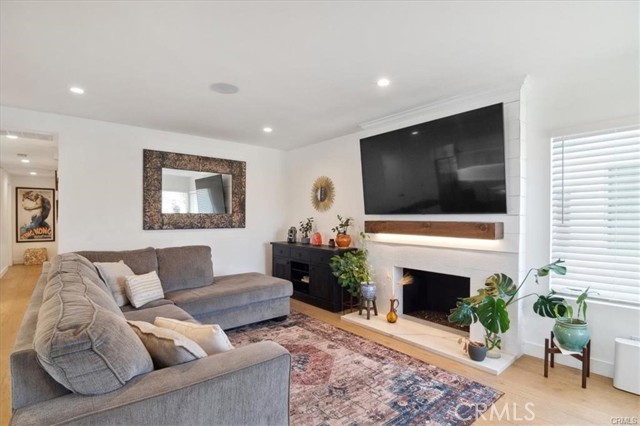 4836 W 134th Place, Hawthorne CA: https://media.crmls.org/medias/b2848b5d-de1c-4c00-af5e-3cf55d2b9839.jpg