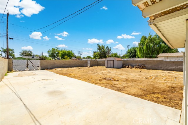 44220 Fig Avenue, Lancaster CA: https://media.crmls.org/medias/b2849aa9-029b-448a-b0f3-954e7ecea9a4.jpg