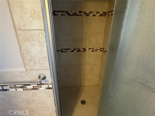 Image 18 of 29 For 926 Griffith Way