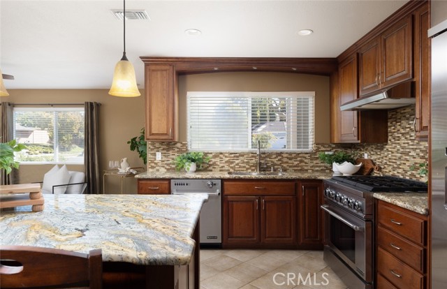 Detail Gallery Image 9 of 38 For 1032 Saint John Pl, North Tustin,  CA 92705 - 4 Beds | 2/1 Baths