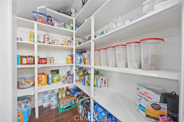 Detail Gallery Image 34 of 67 For 12809 Trafalgar Square, Bakersfield,  CA 93312 - 5 Beds | 3 Baths