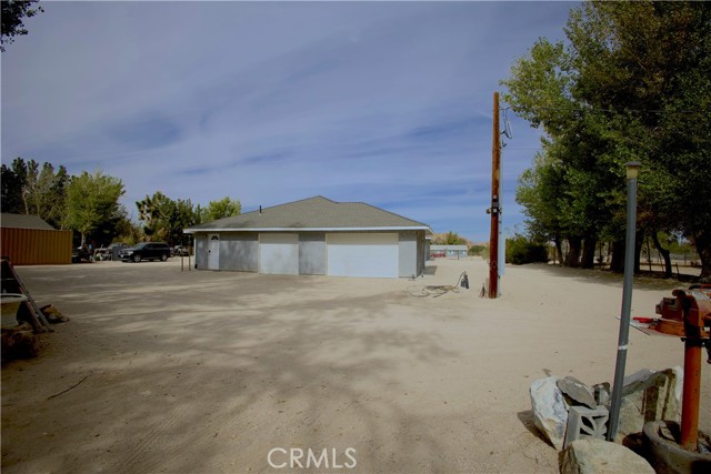 Detail Gallery Image 6 of 41 For 10298 Custer Ave, Lucerne Valley,  CA 92356 - 5 Beds | 3/1 Baths