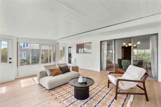 Detail Gallery Image 19 of 43 For 3812 Roderick Rd, Los Angeles,  CA 90065 - 3 Beds | 2 Baths