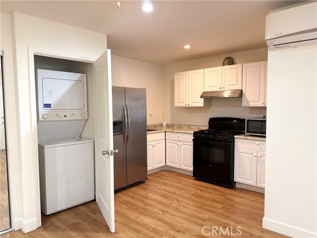 Detail Gallery Image 3 of 13 For 22942 Cass Ave, Woodland Hills,  CA 91364 - 0 Beds | 1 Baths