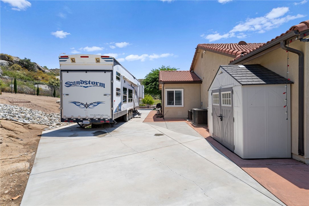 Detail Gallery Image 7 of 39 For 23592 Beech St, Hemet,  CA 92545 - 4 Beds | 3/1 Baths