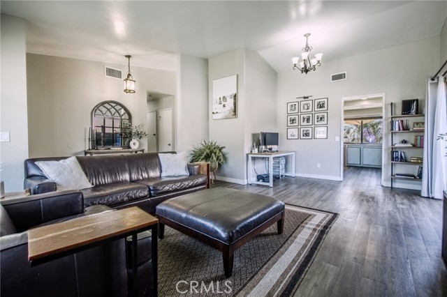 Detail Gallery Image 2 of 30 For 5829 Quiroz, Jurupa Valley,  CA 92509 - 3 Beds | 2 Baths