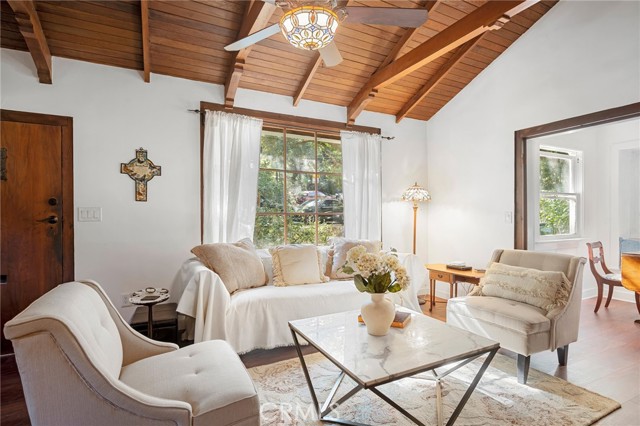 Detail Gallery Image 6 of 52 For 12347 Spring Trail, Sylmar,  CA 91342 - 3 Beds | 2 Baths