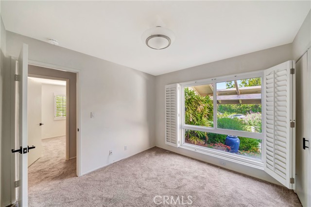 3811 Algonaut Drive, Calabasas CA: https://media.crmls.org/medias/b287efa3-f6aa-4a8a-bef6-f1fbcd014e86.jpg