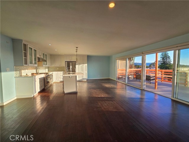 Detail Gallery Image 2 of 25 For 509 N Helberta a,  Redondo Beach,  CA 90277 - 3 Beds | 2 Baths