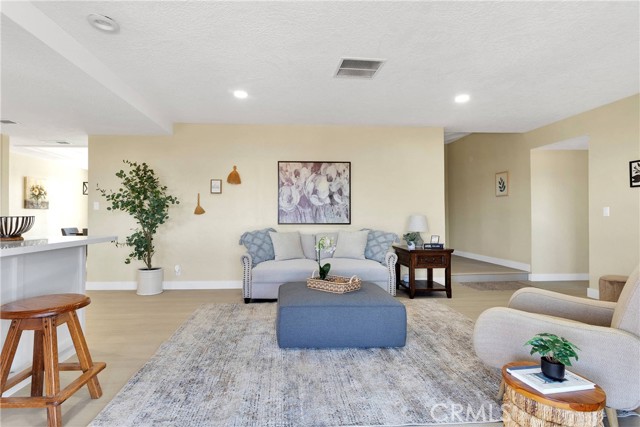 15130 Flathead Road, Apple Valley CA: https://media.crmls.org/medias/b288cafe-c4a4-468c-b3bc-8d08a0cc6bac.jpg