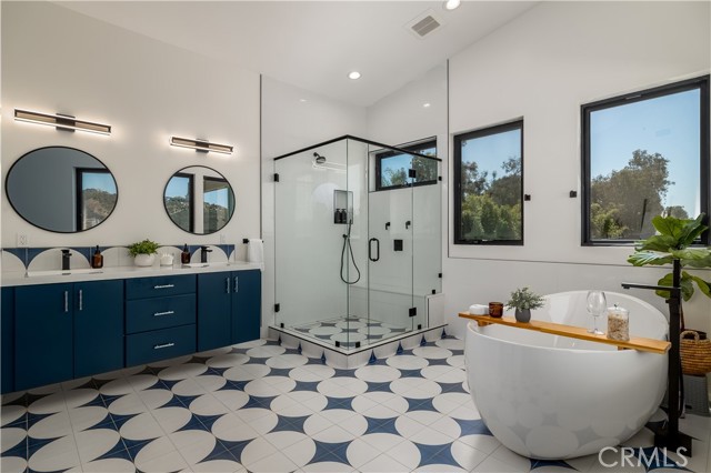 1088 Via Conca Doro, Vista CA: https://media.crmls.org/medias/b288cfee-ed3c-43bd-b498-5a1874314df7.jpg
