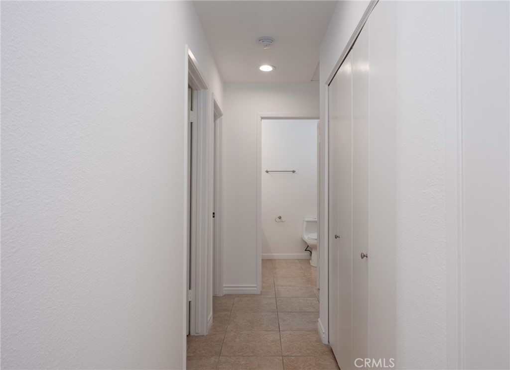 https://media.crmls.org/medias/b288e38a-8ce2-416e-b79c-3ff563d30397.jpg?preset=X-Large
