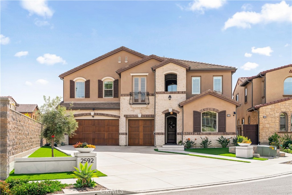 2592 Highland Oak Court