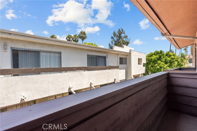 4455 Fulton Avenue, Sherman Oaks CA: https://media.crmls.org/medias/b2897818-0be0-4c8f-9cf0-c72d4813e346.jpg