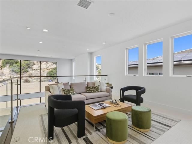 9539 N Andora Avenue, Chatsworth CA: https://media.crmls.org/medias/b2897833-ffa5-4d44-9dde-2360242c5f58.jpg