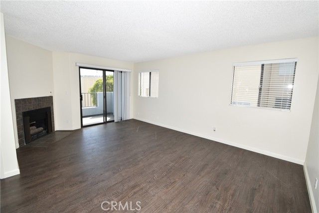 11852 Washington Place, Los Angeles CA: https://media.crmls.org/medias/b28ac6e1-9207-4889-82e2-a6e7a4129bde.jpg