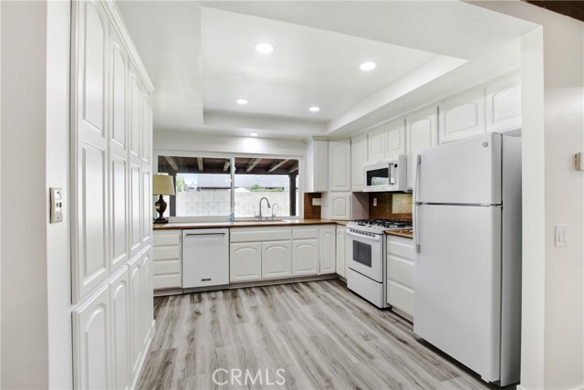 Detail Gallery Image 6 of 15 For 1745 N Holbrook St, Anaheim,  CA 92807 - 3 Beds | 2 Baths