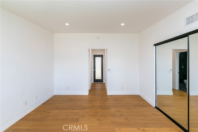 4651 Los Patos Avenue, Huntington Beach CA: https://media.crmls.org/medias/b28bd49c-5ea2-4dad-a717-a707e3a9852b.jpg