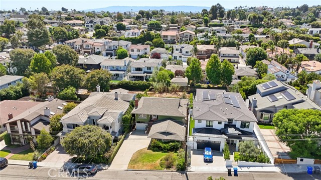 1230 9th Street, Manhattan Beach, California 90266, 4 Bedrooms Bedrooms, ,2 BathroomsBathrooms,Residential,Sold,9th,SB24147516