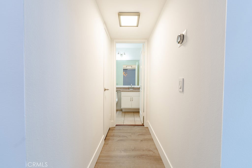 https://media.crmls.org/medias/b28d32d8-6018-4ada-b3be-1240900477e6.jpg?preset=X-Large