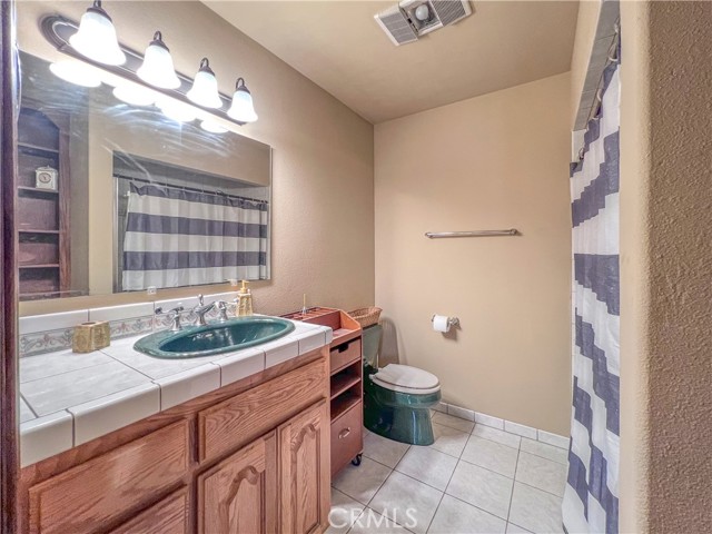 Detail Gallery Image 22 of 47 For 9312 Ives Street, Bellflower,  CA 90706 - 6 Beds | 4/1 Baths
