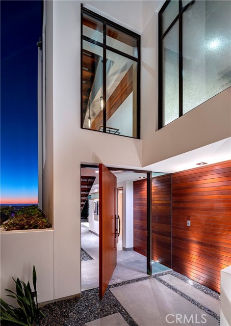 732 The Strand, Hermosa Beach, California 90254, 4 Bedrooms Bedrooms, ,2 BathroomsBathrooms,Residential,Sold,The Strand,SB25197850