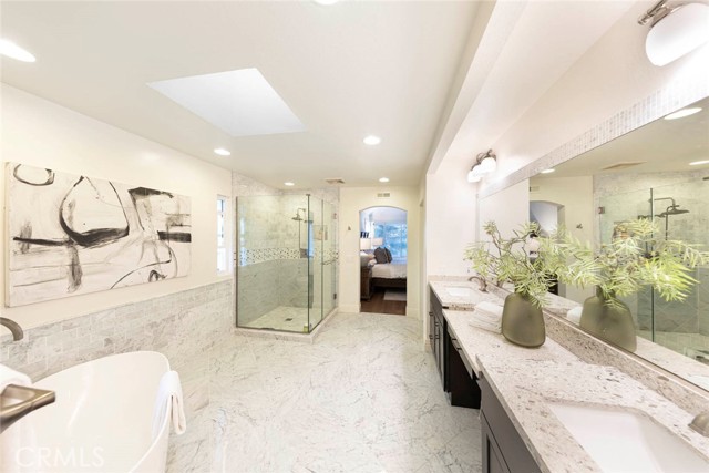 Detail Gallery Image 34 of 56 For 16 Lucerne, Newport Beach,  CA 92660 - 4 Beds | 3/1 Baths