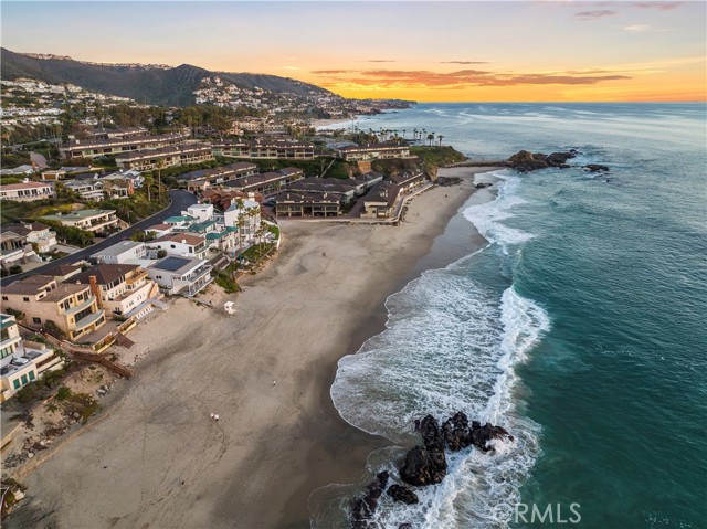 Detail Gallery Image 3 of 21 For 22 Blue Lagoon, Laguna Beach,  CA 92651 - 3 Beds | 3/1 Baths