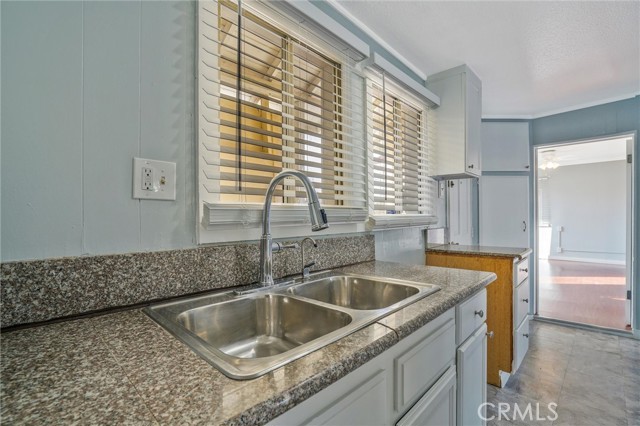 Detail Gallery Image 5 of 22 For 15024 Grevillea Ave, Lawndale,  CA 90260 - 2 Beds | 1 Baths