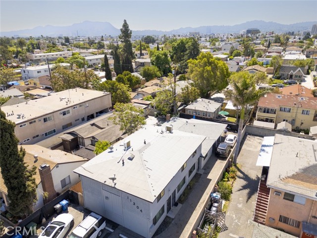 11304 Tiara Street, North Hollywood CA: https://media.crmls.org/medias/b28f25bf-0798-424f-9784-b80ae4fadb43.jpg