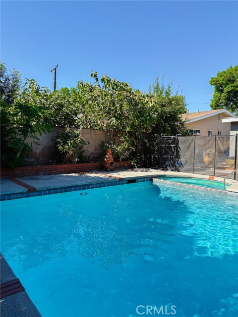 10016 Sophia Avenue, North Hills CA: https://media.crmls.org/medias/b28f2f20-b910-4892-b8c3-29b3b0c22e1f.jpg