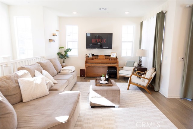 Detail Gallery Image 6 of 33 For 4078 Summer Way, Corona,  CA 92883 - 3 Beds | 2 Baths