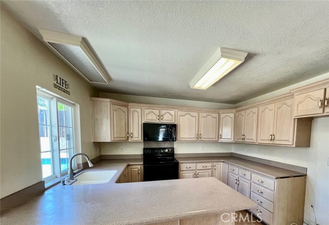 13435 Frey Court, Poway CA: https://media.crmls.org/medias/b28f5ed5-566c-4fdd-9fca-eaac9009cb4f.jpg