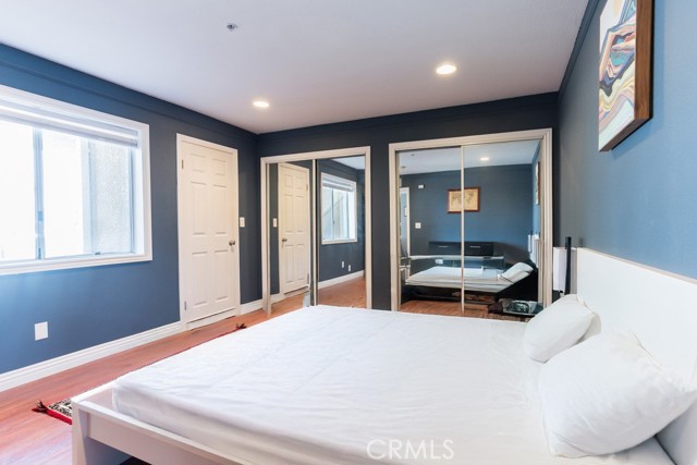 110 W Maple Street, Glendale CA: https://media.crmls.org/medias/b28f66aa-8554-497c-bd4d-e1a3082f6271.jpg