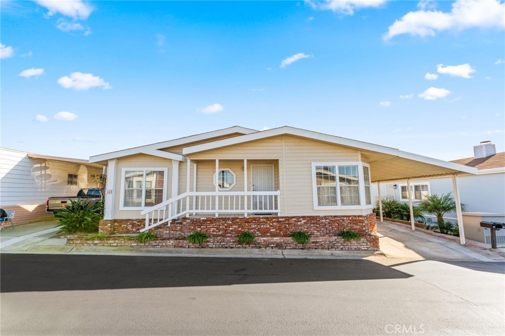 MLS #OC25235026 image #1